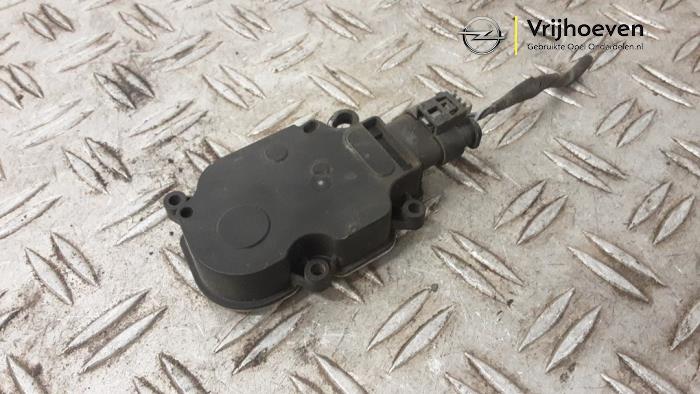 Gebruikte Diversen Opel Zafira Tourer (P12) 1.6 CDTI 16V ecoFLEX 136 Prijs € 25,00 Margeregeling aangeboden door Autodemontage Vrijhoeven B.V.