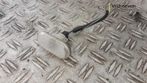 Gebruikte Pinker rechts Opel Vivaro 1.6 CDTI BiTurbo 120 Prijs € 20,00 Inclusief btw aangeboden door Autodemontage Vrijhoeven B.V.