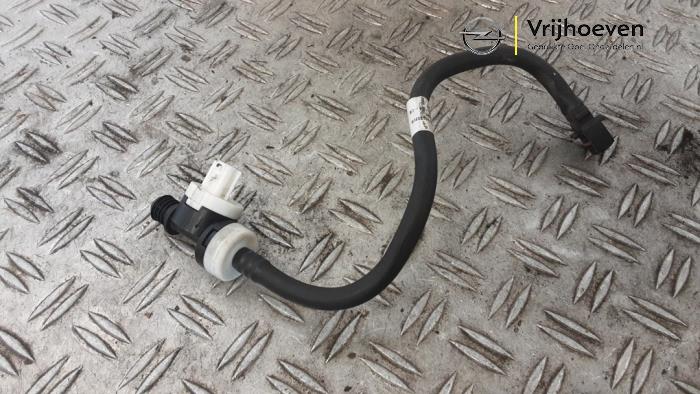 Gebruikte Leiding (diversen) Opel Vivaro 1.6 CDTI BiTurbo 120 Prijs € 75,00 Inclusief btw aangeboden door Autodemontage Vrijhoeven B.V.
