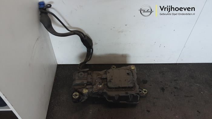 Gebruikte Adblue tank Opel Combo Cargo 1.5 CDTI 100 Prijs € 300,00 Inclusief btw aangeboden door Autodemontage Vrijhoeven B.V.