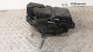 Gebruikte Luchtfilterhuis Opel Combo Cargo 1.5 CDTI 100 Prijs € 50,00 Inclusief btw aangeboden door Autodemontage Vrijhoeven B.V.