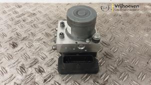 Gebruikte ABS Pomp Opel Combo Cargo 1.5 CDTI 100 Prijs € 200,00 Inclusief btw aangeboden door Autodemontage Vrijhoeven B.V.