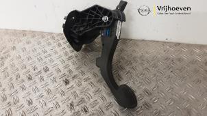 Gebruikte Koppelingspedaal Opel Combo Cargo 1.5 CDTI 100 Prijs € 99,99 Inclusief btw aangeboden door Autodemontage Vrijhoeven B.V.