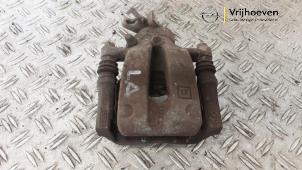 Gebruikte Remklauw (Tang) links-achter Opel Corsa E 1.0 SIDI Turbo 12V Prijs € 35,00 Margeregeling aangeboden door Autodemontage Vrijhoeven B.V.