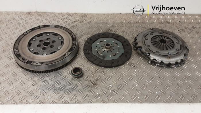 Gebruikte Koppelingsset (compleet) Opel Corsa F (UB/UH/UP) 1.2 Turbo 12V 100 Prijs € 300,00 Inclusief btw aangeboden door Autodemontage Vrijhoeven B.V.