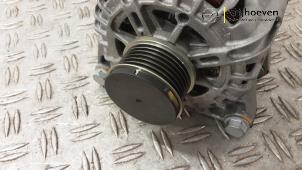 Alternator van een Opel Corsa F (UB/UH/UP) 1.2 Turbo 12V 100 2024