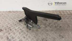 Gebruikte Handremhendel Opel Corsa F (UB/UH/UP) 1.2 Turbo 12V 100 Prijs € 35,01 Inclusief btw aangeboden door Autodemontage Vrijhoeven B.V.