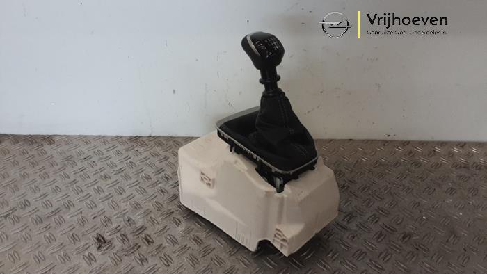 Gebruikte Versnellingspook Opel Corsa F (UB/UH/UP) 1.2 Turbo 12V 100 Prijs € 99,99 Inclusief btw aangeboden door Autodemontage Vrijhoeven B.V.