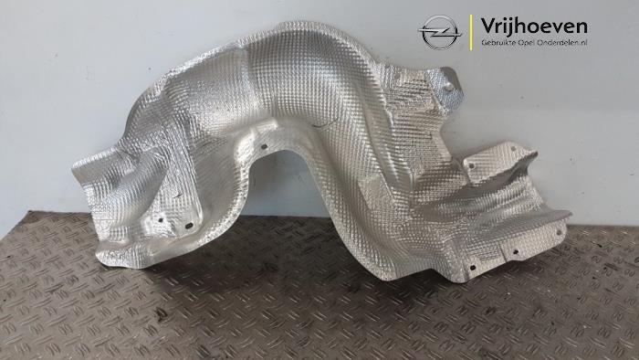 Gebruikte Hitteschild uitlaat Opel Corsa F (UB/UH/UP) 1.2 Turbo 12V 100 Prijs € 50,00 Inclusief btw aangeboden door Autodemontage Vrijhoeven B.V.