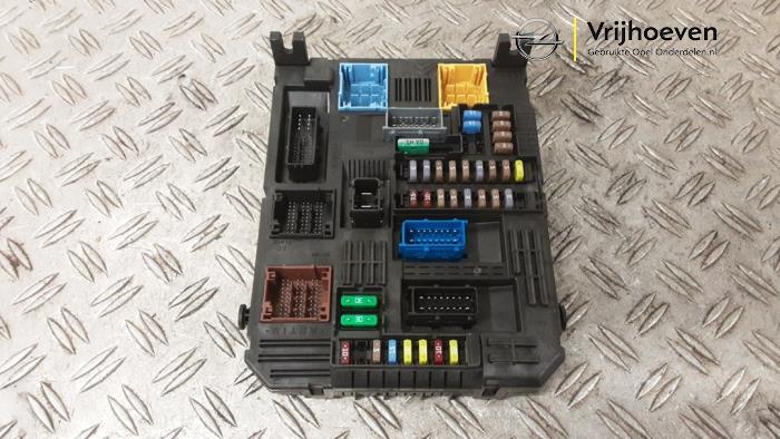 Computer Body Control van een Opel Corsa F (UB/UH/UP) 1.2 Turbo 12V 100 2024