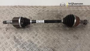 Gebruikte Homokineetas links-voor Opel Corsa F (UB/UH/UP) 1.2 Turbo 12V 100 Prijs € 75,00 Inclusief btw aangeboden door Autodemontage Vrijhoeven B.V.