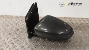 Gebruikte Spiegel Buiten links Opel Adam 1.2 16V Prijs € 200,00 Margeregeling aangeboden door Autodemontage Vrijhoeven B.V.