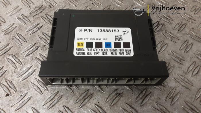 Gebruikte Computer Body Control Opel Adam 1.2 16V Prijs € 80,00 Margeregeling aangeboden door Autodemontage Vrijhoeven B.V.