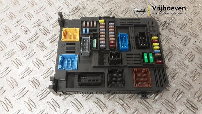 Gebruikte Module Bodycontrol Opel Corsa F (UB/UH/UP) 1.2 Turbo 12V 100 Prijs € 99,99 Inclusief btw aangeboden door Autodemontage Vrijhoeven B.V.