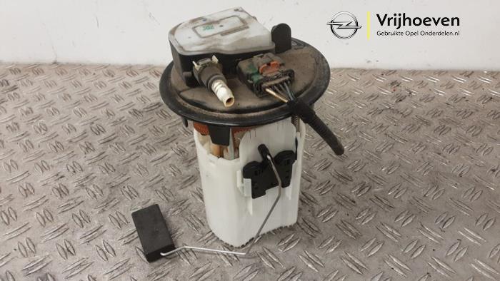Gebruikte Tank element Pomp Opel Crossland (X) 1.2 Turbo 12V Prijs € 75,00 Margeregeling aangeboden door Autodemontage Vrijhoeven B.V.