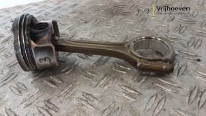 Gebruikte Zuiger Opel Crossland (X) 1.2 Turbo 12V Prijs € 50,00 Margeregeling aangeboden door Autodemontage Vrijhoeven B.V.