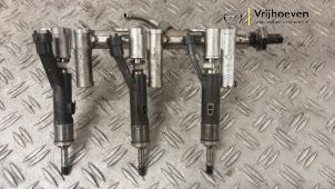 Gebruikte Injector brug Opel Crossland (X) 1.2 Turbo 12V Prijs € 120,00 Margeregeling aangeboden door Autodemontage Vrijhoeven B.V.