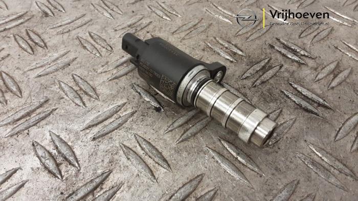 Gebruikte Nokkenas Sensor Opel Corsa F (UB/UH/UP) 1.2 Turbo 12V 130 Prijs € 30,00 Margeregeling aangeboden door Autodemontage Vrijhoeven B.V.