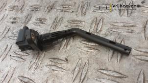 Gebruikte Oliepeil sensor Opel Crossland (X) 1.2 Turbo 12V Euro 6 Prijs € 20,00 Margeregeling aangeboden door Autodemontage Vrijhoeven B.V.