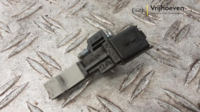 Gebruikte BDP Sensor Opel Crossland (X) 1.2 Turbo 12V Prijs € 10,00 Margeregeling aangeboden door Autodemontage Vrijhoeven B.V.
