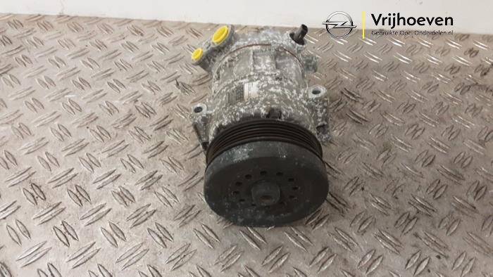 Gebruikte Aircopomp Opel Corsa E 1.4 16V Prijs € 100,00 Margeregeling aangeboden door Autodemontage Vrijhoeven B.V.