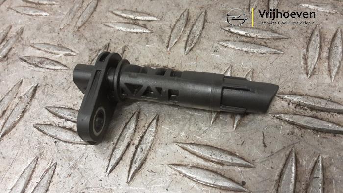 Krukas sensor van een Opel Astra K Sports Tourer 1.4 Turbo 16V 2017