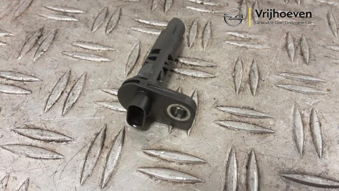 Krukas sensor van een Opel Astra K Sports Tourer 1.4 Turbo 16V 2017