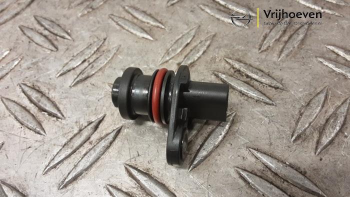 Gebruikte Nokkenas Sensor Opel Astra K Sports Tourer 1.4 Turbo 16V Prijs € 15,00 Margeregeling aangeboden door Autodemontage Vrijhoeven B.V.