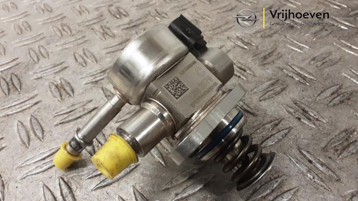 Gebruikte Brandstofpomp Mechanisch Opel Astra K Sports Tourer 1.4 Turbo 16V Prijs € 50,00 Margeregeling aangeboden door Autodemontage Vrijhoeven B.V.