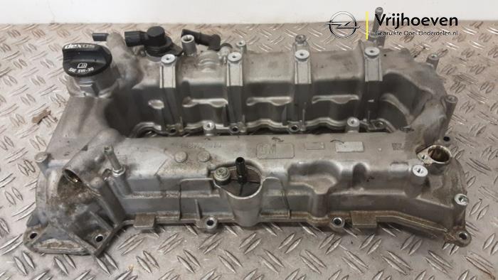 Gebruikte Kleppendeksel Opel Astra K Sports Tourer 1.4 Turbo 16V Prijs € 80,00 Margeregeling aangeboden door Autodemontage Vrijhoeven B.V.