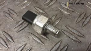 Gebruikte Oliedruk sensor Opel Astra K 1.0 Turbo 12V Prijs € 20,00 Margeregeling aangeboden door Autodemontage Vrijhoeven B.V.
