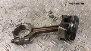 Gebruikte Zuiger Opel Adam 1.0 Ecotec 12V SIDI Turbo Prijs € 50,00 Margeregeling aangeboden door Autodemontage Vrijhoeven B.V.