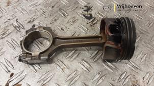 Gebruikte Zuiger Opel Adam 1.0 Ecotec 12V SIDI Turbo Prijs € 50,00 Margeregeling aangeboden door Autodemontage Vrijhoeven B.V.