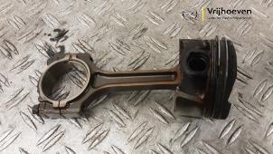 Gebruikte Zuiger Opel Adam 1.0 Ecotec 12V SIDI Turbo Prijs € 50,00 Margeregeling aangeboden door Autodemontage Vrijhoeven B.V.