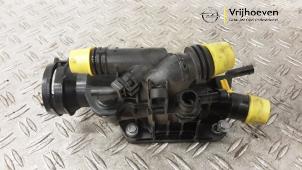 Gebruikte Thermostaathuis Opel Combo Cargo 1.5 CDTI 100 Prijs € 35,01 Inclusief btw aangeboden door Autodemontage Vrijhoeven B.V.