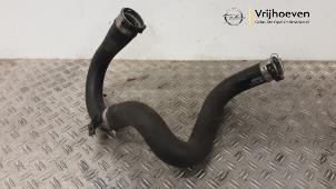 Gebruikte Intercooler Slang Opel Adam 1.0 Ecotec 12V SIDI Turbo Prijs € 40,00 Margeregeling aangeboden door Autodemontage Vrijhoeven B.V.