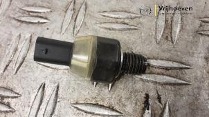 Gebruikte Schakelaar Oliedruk Opel Astra K Sports Tourer 1.6 CDTI 110 16V Prijs € 15,00 Margeregeling aangeboden door Autodemontage Vrijhoeven B.V.