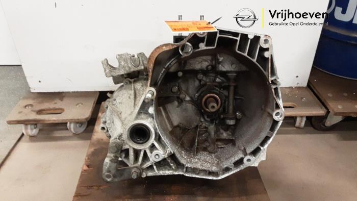Gebruikte Versnellingsbak Opel Combo 1.3 CDTI 16V ecoFlex Prijs € 750,00 Margeregeling aangeboden door Autodemontage Vrijhoeven B.V.