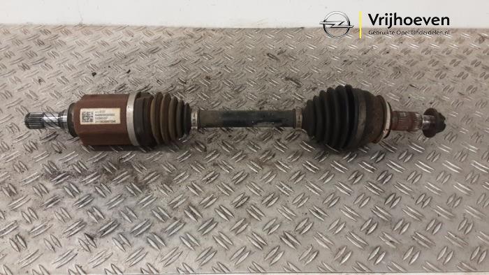 Gebruikte Aandrijfas links-voor Opel Insignia Grand Sport 1.5 Turbo 16V 140 Prijs € 100,00 Margeregeling aangeboden door Autodemontage Vrijhoeven B.V.
