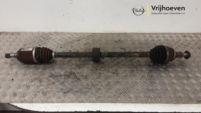 Gebruikte Steekas rechts-voor Opel Insignia Grand Sport 1.5 Turbo 16V 140 Prijs € 150,00 Margeregeling aangeboden door Autodemontage Vrijhoeven B.V.