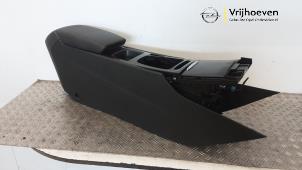 Gebruikte Middenconsoles Opel Insignia Grand Sport 1.5 Turbo 16V 140 Prijs € 50,00 Margeregeling aangeboden door Autodemontage Vrijhoeven B.V.