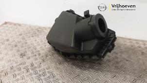 Gebruikte Luchtfilterhuis Opel Insignia Grand Sport 1.5 Turbo 16V 140 Prijs € 75,00 Margeregeling aangeboden door Autodemontage Vrijhoeven B.V.