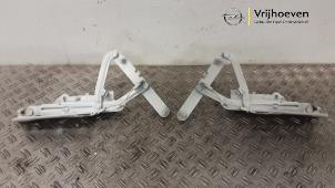Gebruikte Motorkap Scharnier Opel Insignia Grand Sport 1.5 Turbo 16V 140 Prijs € 60,00 Margeregeling aangeboden door Autodemontage Vrijhoeven B.V.