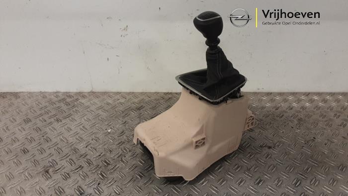 Gebruikte Versnellingspook Opel Corsa F (UB/UH/UP) 1.2 Turbo 12V 100 Prijs € 95,00 Margeregeling aangeboden door Autodemontage Vrijhoeven B.V.