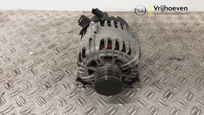 Gebruikte Dynamo Opel Corsa F (UB/UH/UP) 1.2 Turbo 12V 100 Prijs € 45,00 Margeregeling aangeboden door Autodemontage Vrijhoeven B.V.