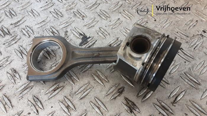 Gebruikte Zuiger Opel Grandland (X) 1.6 CDTi 120 Prijs € 35,00 Margeregeling aangeboden door Autodemontage Vrijhoeven B.V.