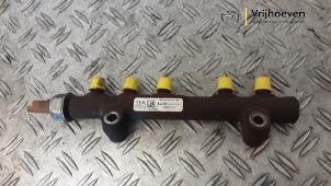 Gebruikte Injector brug Opel Combo Cargo 1.6 CDTI 100 Prijs € 30,00 Margeregeling aangeboden door Autodemontage Vrijhoeven B.V.