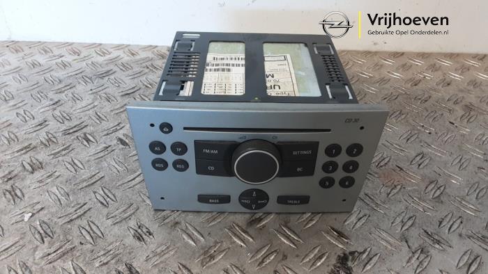 Gebruikte Radio module Opel Corsa C (F08/68) 1.2 16V Twin Port Prijs € 45,00 Margeregeling aangeboden door Autodemontage Vrijhoeven B.V.