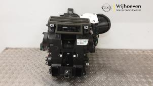 Gebruikte Chaufagebak Opel Corsa F (UB/UH/UP) 1.2 Turbo 12V 100 Prijs € 350,00 Margeregeling aangeboden door Autodemontage Vrijhoeven B.V.