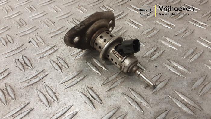 Gebruikte Injector adblue Opel Astra K Sports Tourer 1.6 CDTI 136 16V Prijs € 90,00 Margeregeling aangeboden door Autodemontage Vrijhoeven B.V.